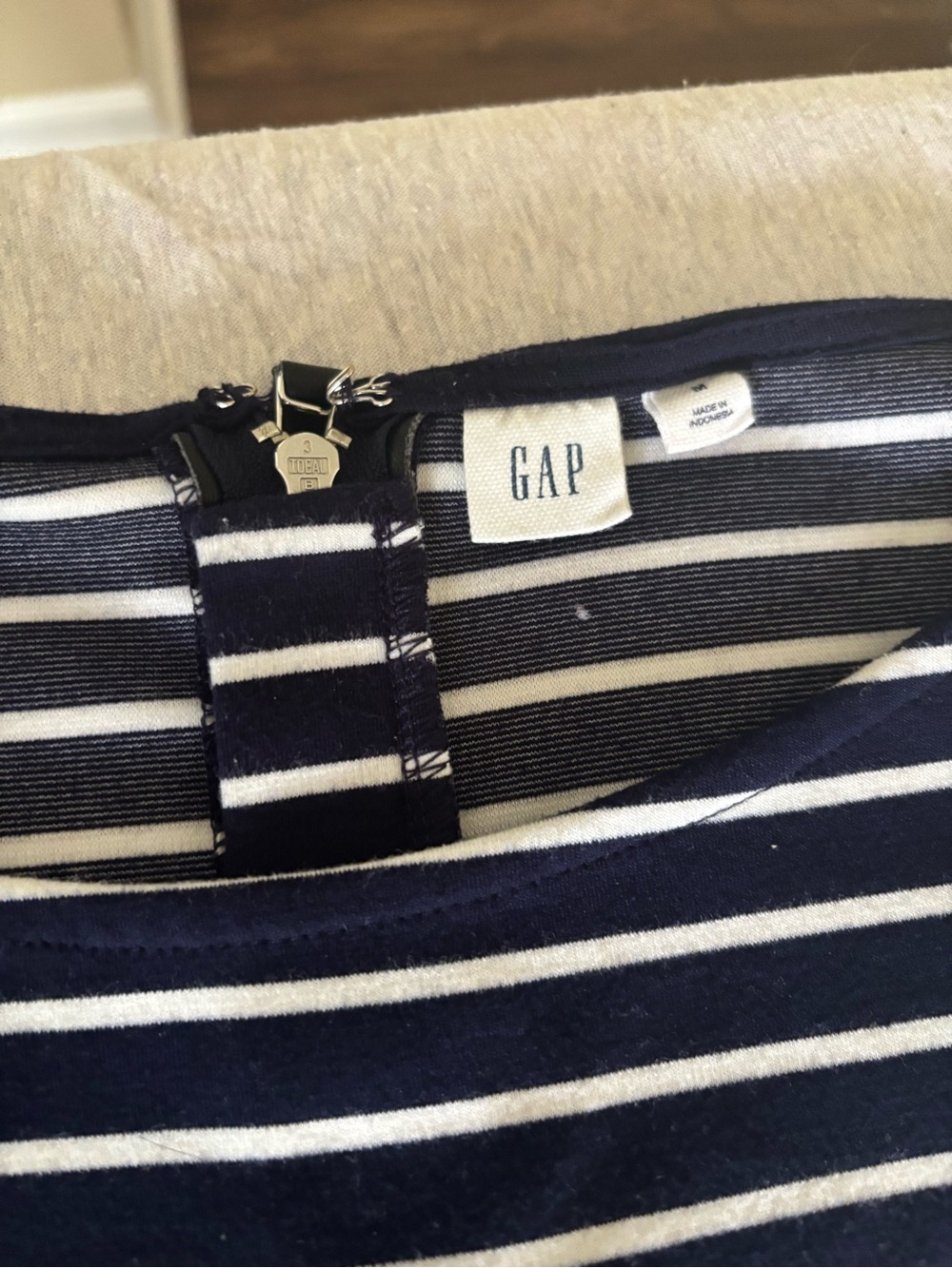 Gap Striped Navy and White Boatneck Shift Dress - size M - Picture 5 of 8